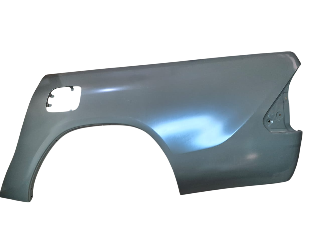 COSTADO TRASERO IZQUIERDO HILUX 2016-2024 NUEVO CON DETALLE