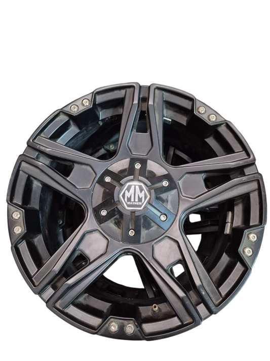 JUEGO DE LLANTAS ARO 17X8 CON DETALLE EN ORIFICIOS DE PERNOS