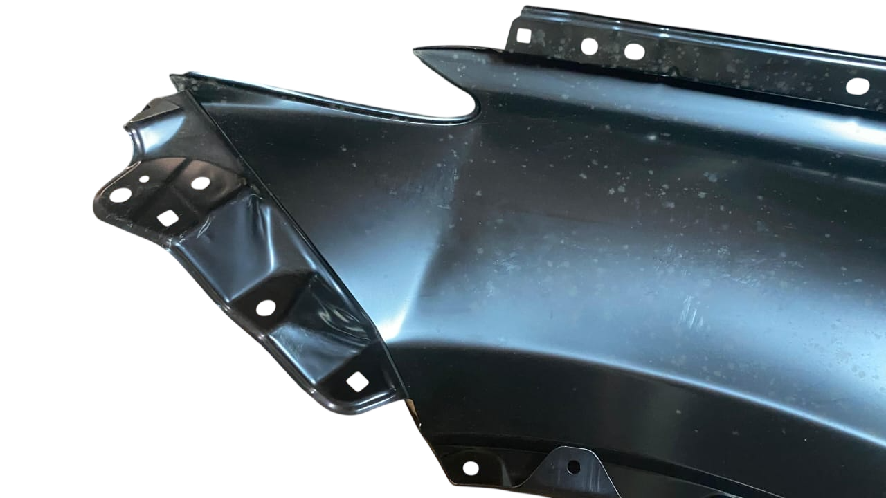 TAPABARRO DERECHO TOYOTA RAV 4 2013-2019 CON DETALLE